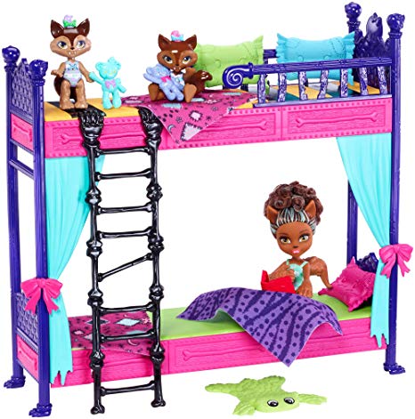 Monster High Monster Family Wolf Bunk Bed Playset with Dolls - vsd22